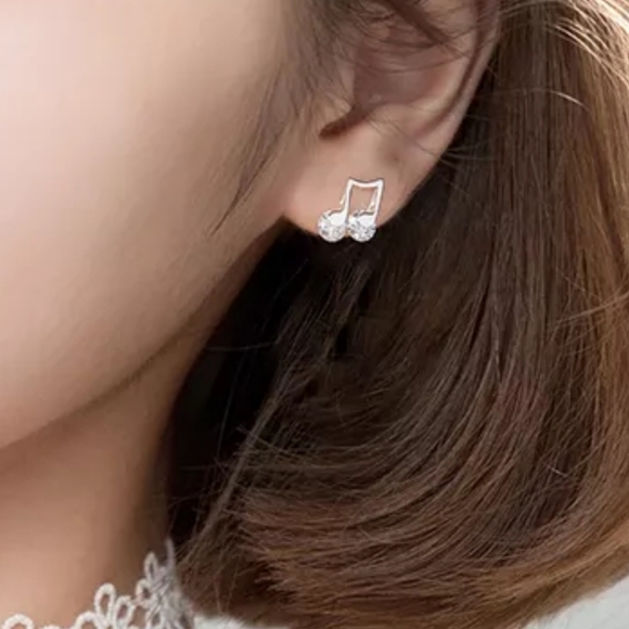 925 Silver Dainty Zircon Musical Note Treble Clef Stud - Picture 12 of 16